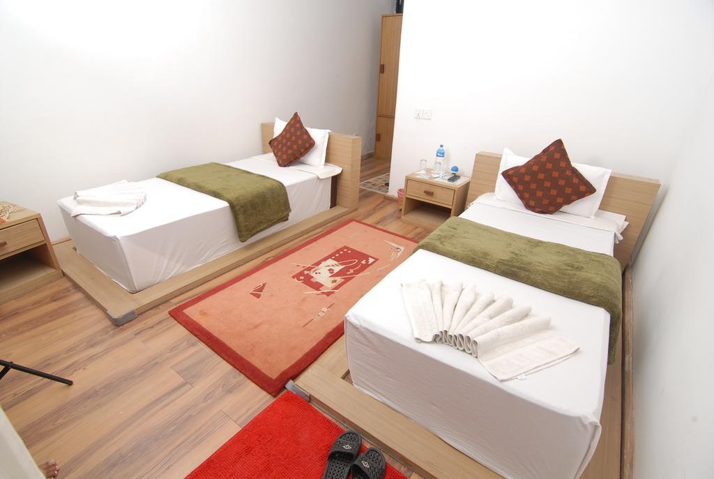 Gantavya Resort Pokhara Esterno foto