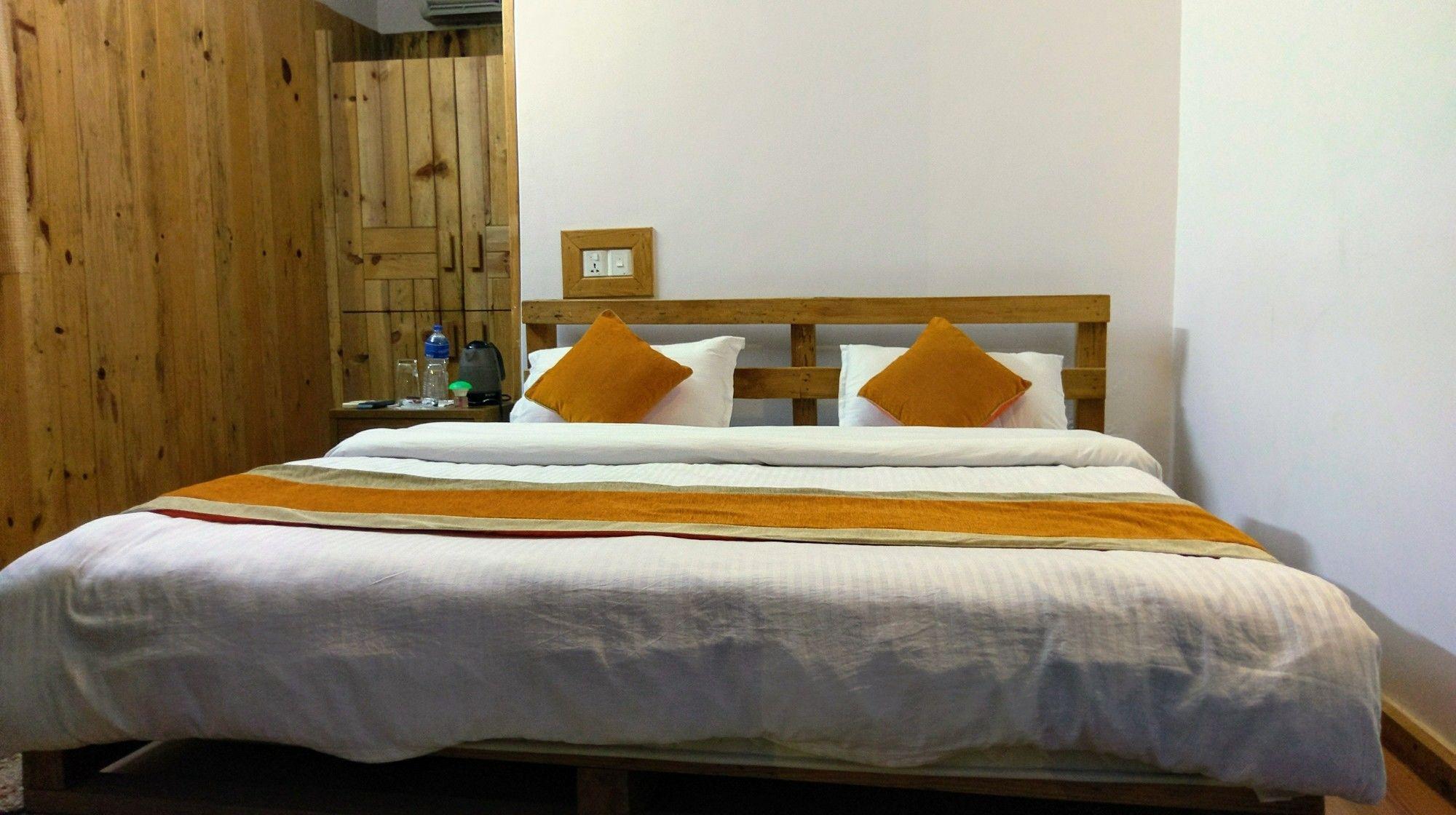 Gantavya Resort Pokhara Esterno foto