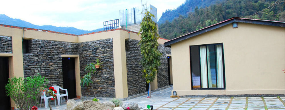 Gantavya Resort Pokhara Esterno foto