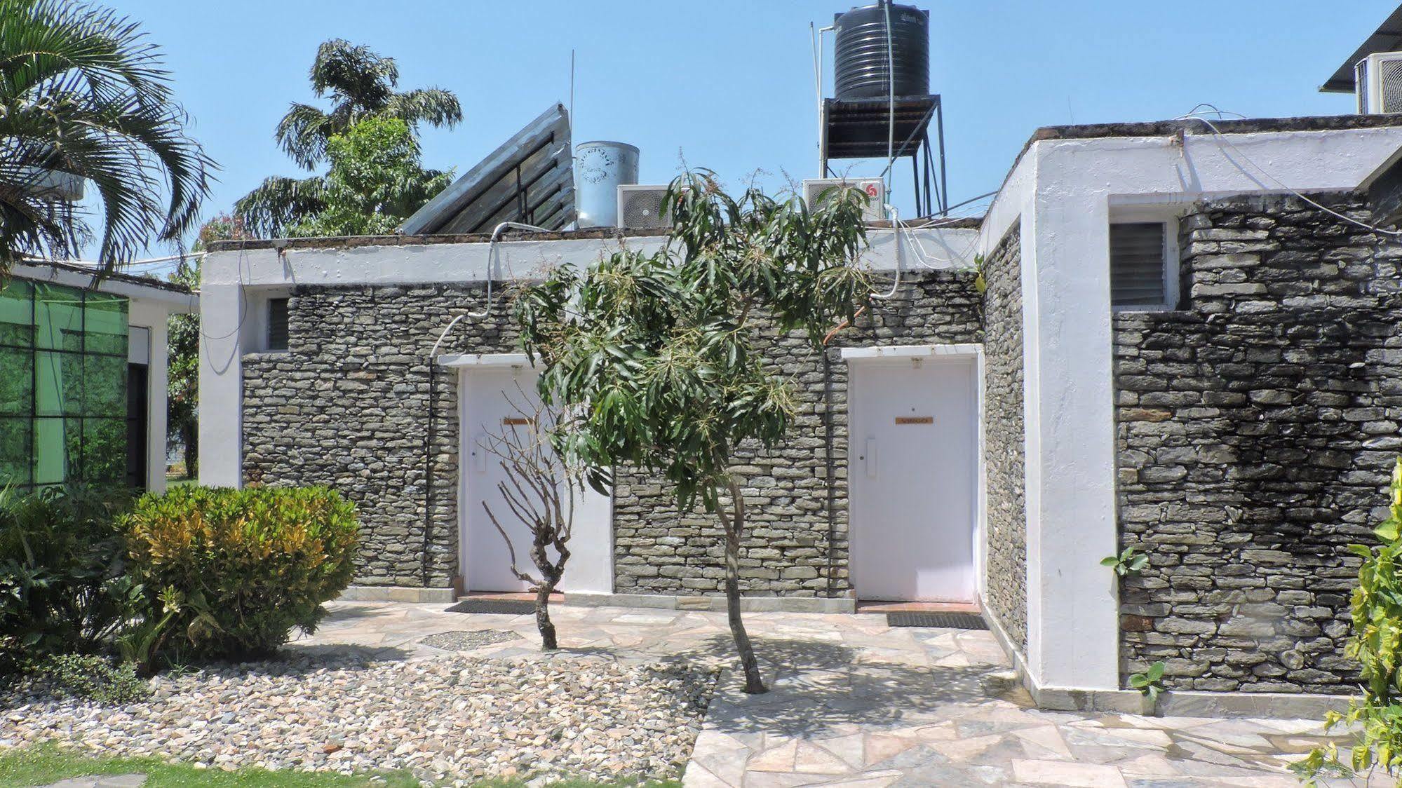 Gantavya Resort Pokhara Esterno foto