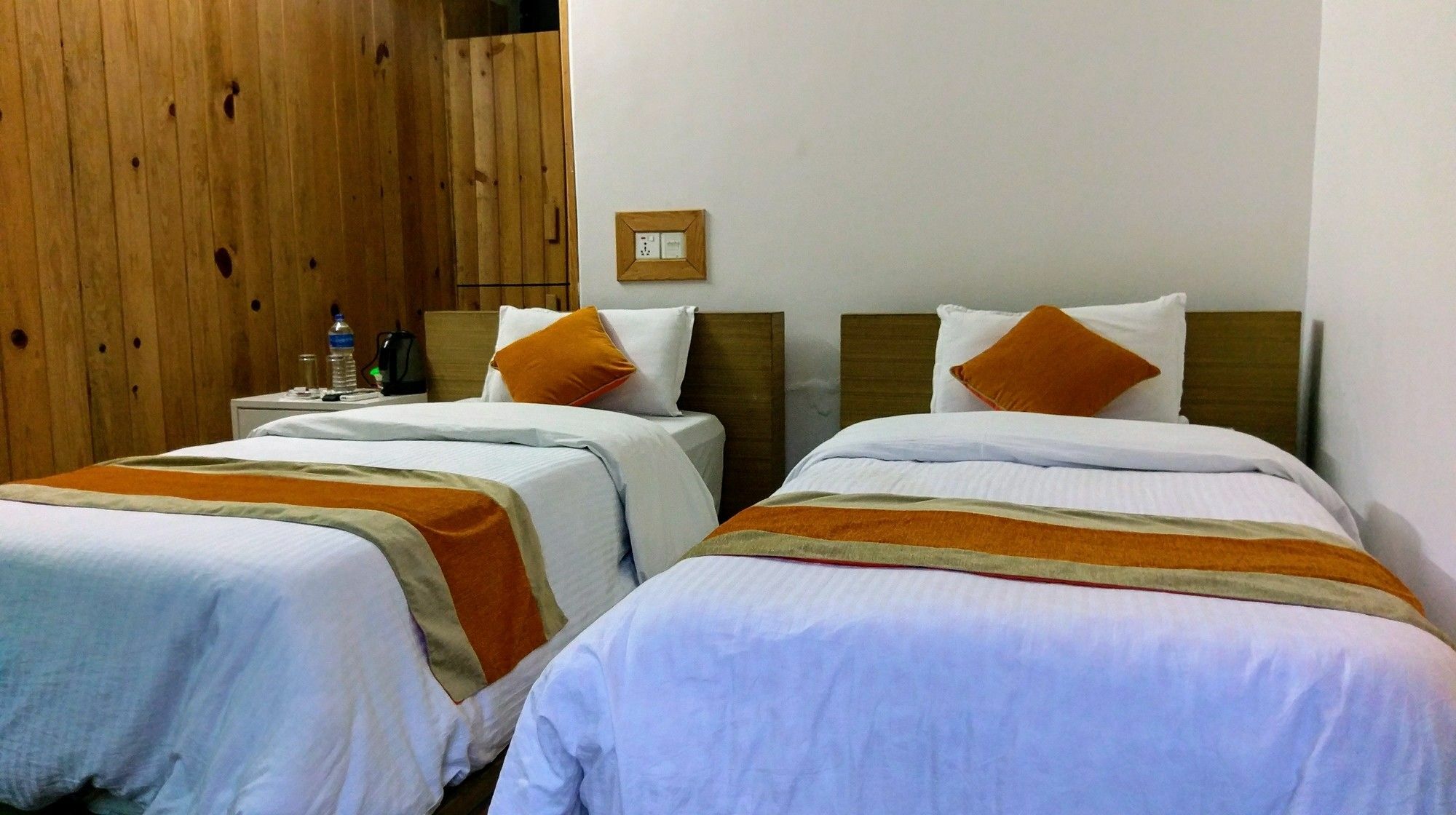Gantavya Resort Pokhara Esterno foto